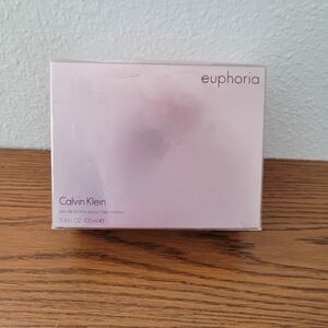 NEW Calvin Klein Euphoria in Soft Pink Box